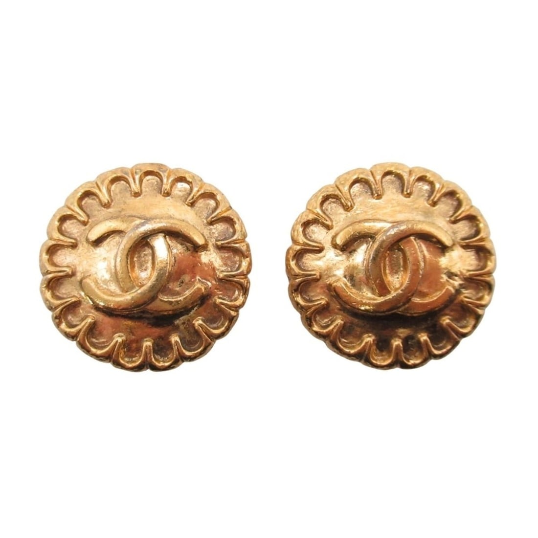 97P Vintage CHANEL Coco Mark Round Earrings, Gold, Vintage, Women's: --- Catalog ---Category: SizeStone Size (HxW): 2.40mm x 2.40mm / 0.09'' x 0.09''Category: DesignColor: GoldGender: WomenSeason: Spring/summer, VintageCategory: GeneralBrand: Chanel--- Item List ---Sec