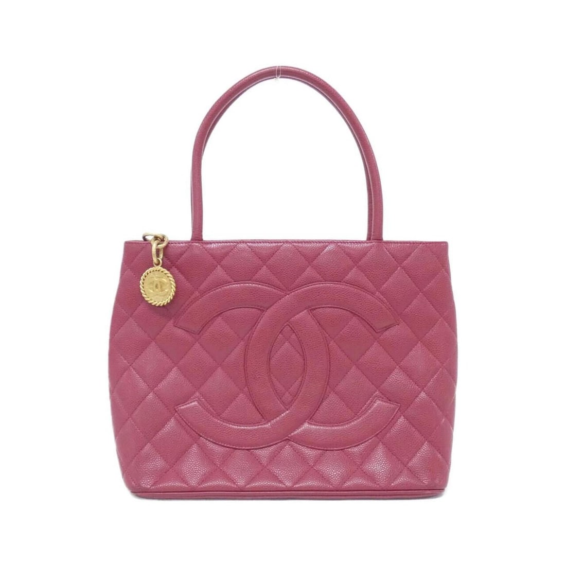 Chanel 1804 handbag: --- Catalog ---Category: SizeSize (HxWxD): 25cm x 30cm x 14cm / 9.84'' x 11.81'' x 5.51''Category: DesignType: HandbagColor: PinkGender: WomenMaterial: Grained Calfskin Hardware Color: GoldCategory: G