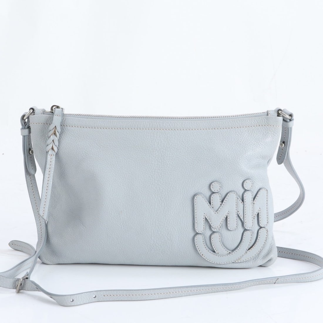 Miu Miu Miu leather shoulder bag, hand tote, brand, women's: --- Catalog ---Category: SizeSize (HxWxD): 20cm x 28cm x 3cm / 7.87'' x 11.02'' x 1.18''Category: DesignType: Shoulder bagColor: BlueGender: WomenMaterial: Leather Category: GeneralBrand: Miu