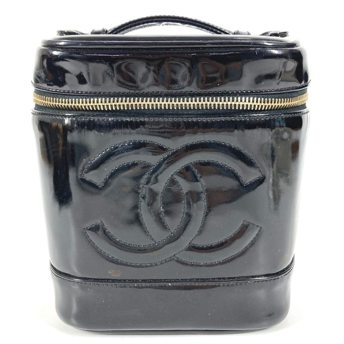 CHANEL A01998 CC Coco Mark Logo Vanity Bag, Vertical Handbag, Enamel, Women's, Black: --- Catalog ---Category: SizeSize (HxWxD): 17.5cm x 15cm x 12.5cm / 6.88'' x 5.9'' x 4.92''Category: DesignType: Handbag, Vanity bagColor: BlackGender: WomenMaterial: Leather Leather/Fur Type: Enamel