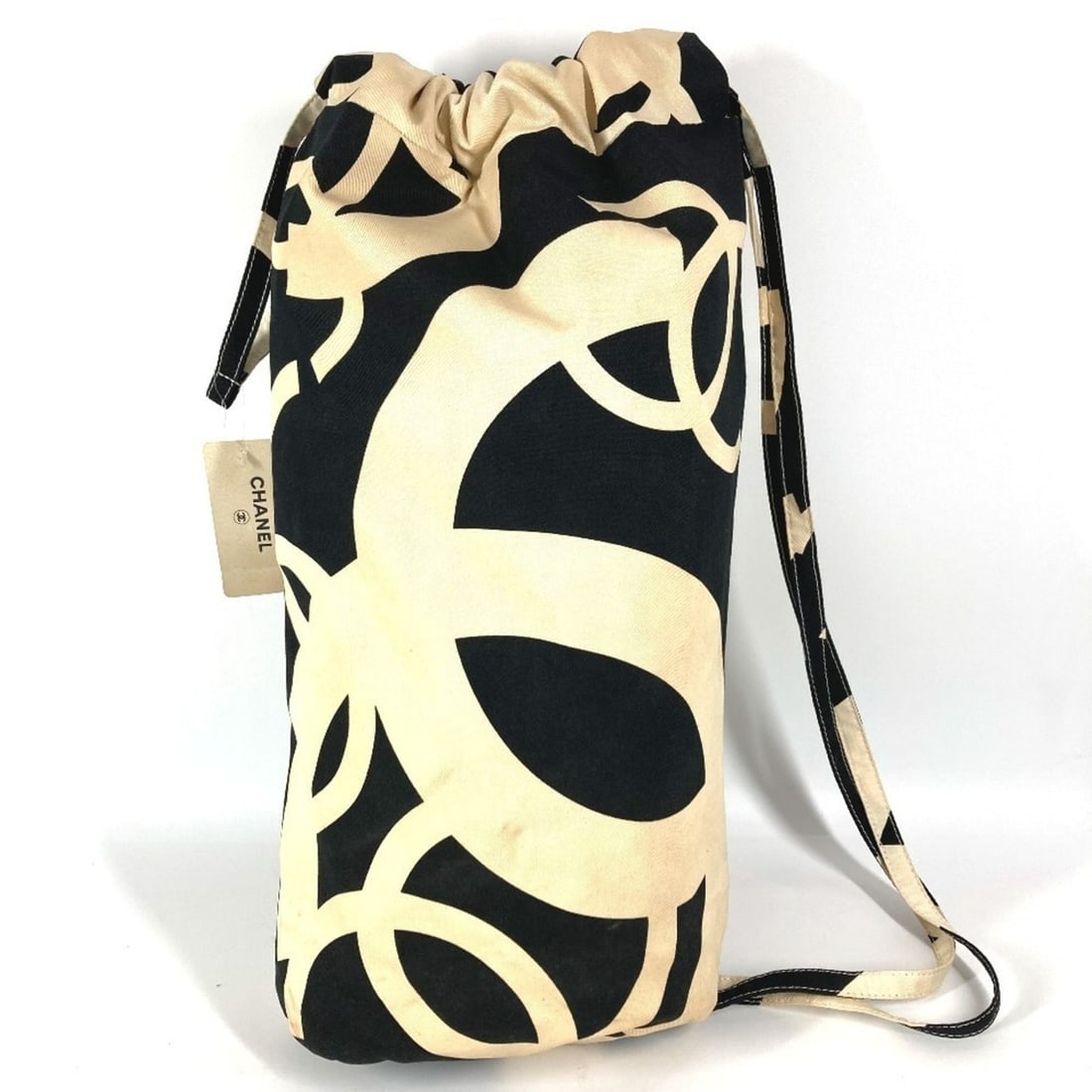 CHANEL CC Coco Mark Drawstring Bag, Shoulder Cotton, Women's, White: --- Catalog ---Category: DesignType: Shoulder bagColor: Black, WhiteGender: WomenMaterial: Cotton Category: GeneralBrand: ChanelCountry of Origin: Italy--- Item List ---Section: ConditionRanking: Rank