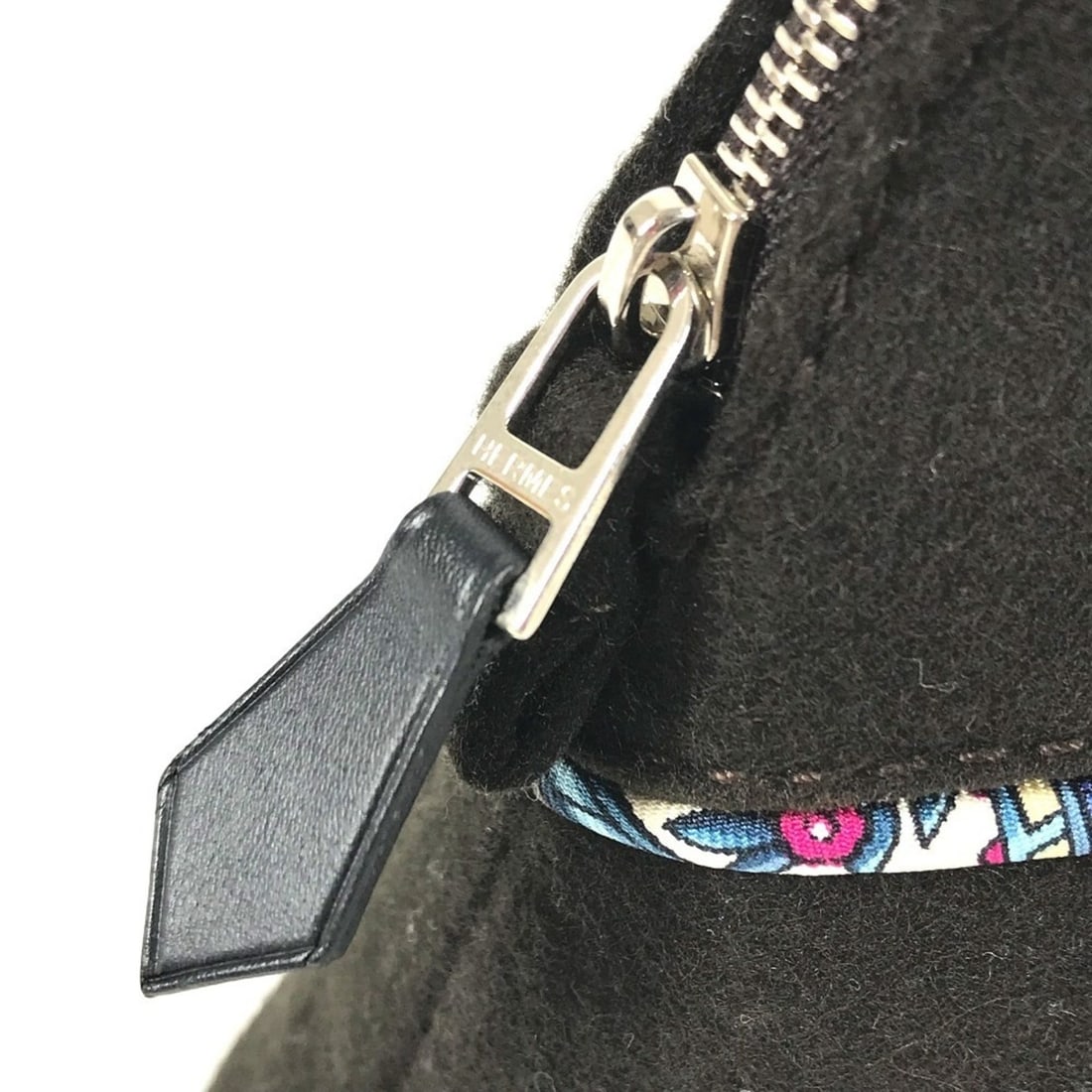 Chanel 03571 Shoulder Bag - 8