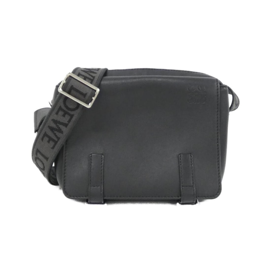 Loewe Military Messenger Handbag XS B553A72X21 Shoulder Bag: --- Catalog ---Category: SizeSize (HxWxD): 18cm x 24cm x 9cm / 7.08'' x 9.44'' x 3.54''Category: DesignType: Handbag, Messenger bag, Shoulder bagColor: BlackGender: Women,MenMaterial: Leather