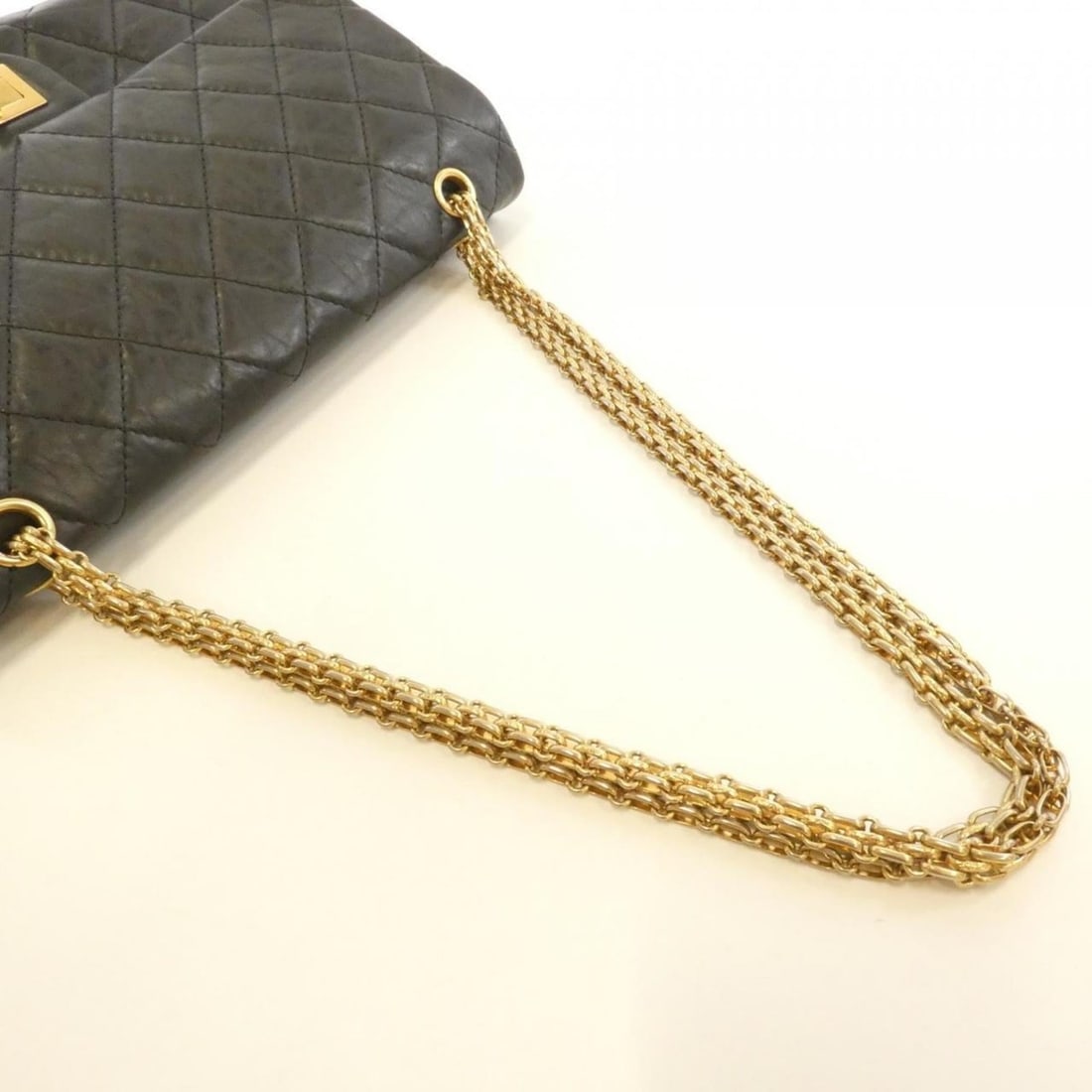 Chanel 37590 Shoulder Bag - 4