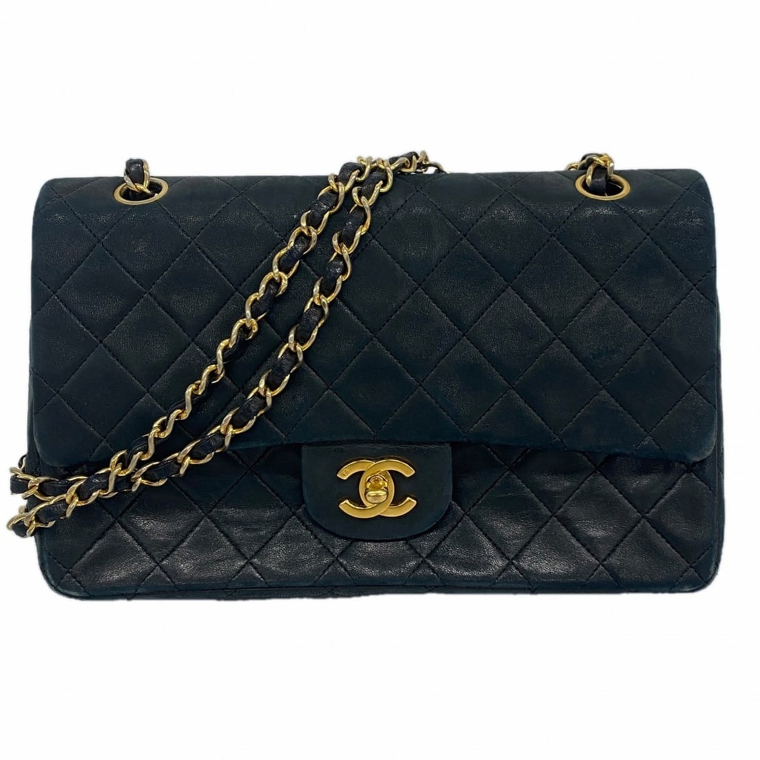Chanel Matelasse Shoulder Bag with Double Flap and Chain, Lambskin, Black, Women's: --- Catalog ---Category: SizeSize (HxWxD): 16cm x 25cm x 7cm / 6.29'' x 9.84'' x 2.75''Category: DesignType: Shoulder bagColor: BlackGender: WomenMaterial: Leather Hardware Color: GoldLeather/Fur Type