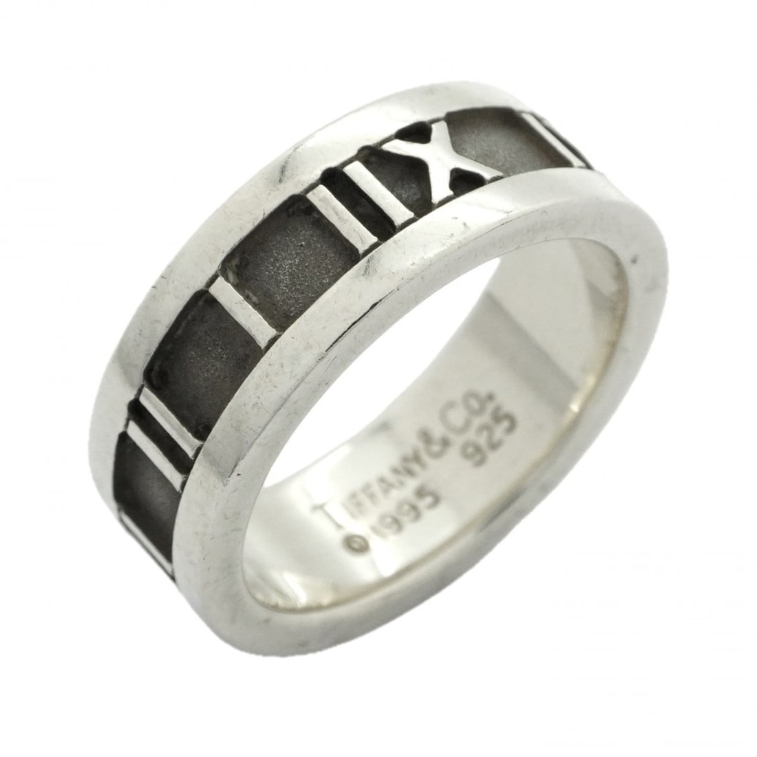 Tiffany Atlas ring, silver 925, size 7.5, for women: --- Catalog ---Category: SizeJP Size: 7.5US Size: 4Category: DesignType: Band ringGender: WomenMaterial: Silver 925Category: GeneralBrand: Tiffany--- Item List ---Section: ConditionRanking: Rank AB Us