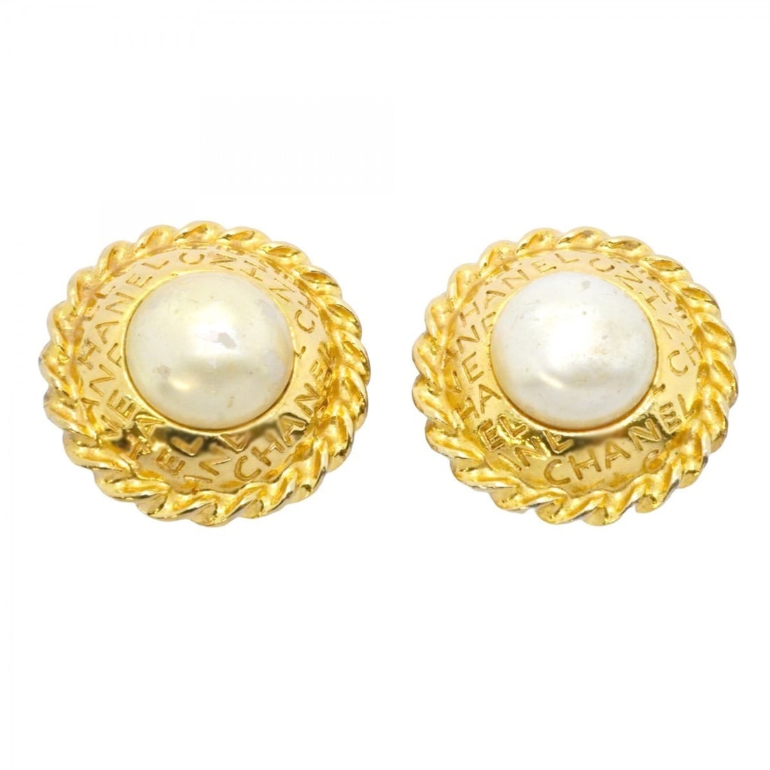 Chanel Earrings, GP Plated Faux Pearl Gold for Women: --- Catalog ---Category: SizeSize (HxWxD): 29.60mm x 29.40mm / 1.17'' x 1.16''Category: DesignType: Clip earringsColor: GoldGender: WomenMaterial: Gold platingCategory: GeneralBrand: Chanel--- Item Li
