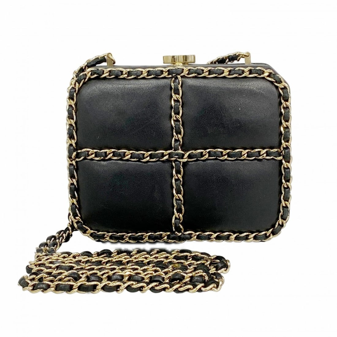 Chanel Shoulder Bag, Chain Lambskin, Black, Champagne, Women's, P2376957: --- Catalog ---Category: SizeSize (HxWxD): 10cm x 12.5cm x 5cm / 3.93'' x 4.92'' x 1.96''Category: DesignType: Shoulder bagColor: BlackGender: WomenMaterial: Leather Hardware Color: Champagne goldLeat