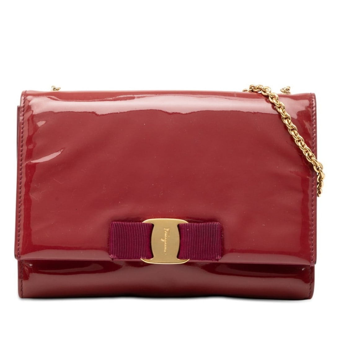 Salvatore Ferragamo Vara Ribbon Crossbody Chain Shoulder Bag in Red Enamel for Women: --- Catalog ---Category: SizeSize (HxWxD): 13.5cm x 19cm x 3cm / 5.31'' x 7.48'' x 1.18''Category: DesignType: Shoulder bagColor: Red colorGender: WomenCategory: GeneralBrand: Salvatore Ferragamo--- I