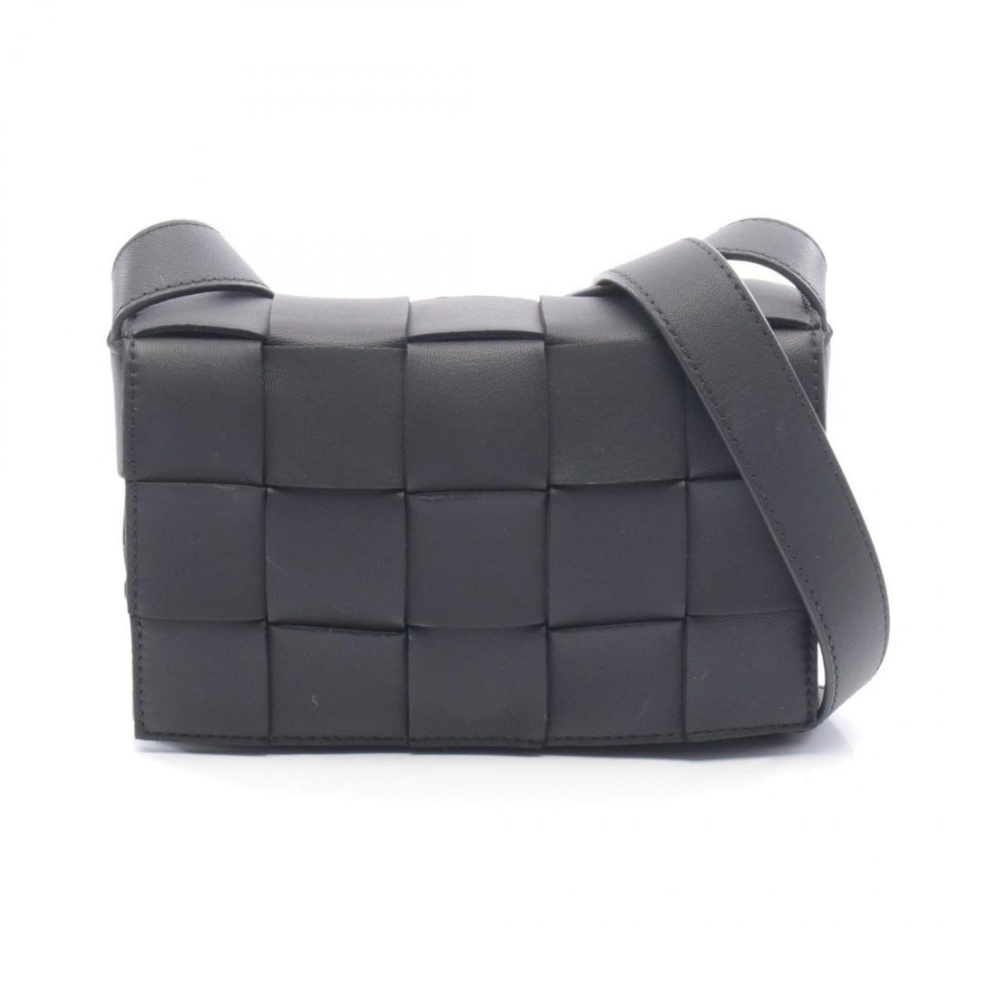 Bottega Veneta Cassette Crossbody Maxi Intrecciato Shoulder Bag, Black Leather, Women's: --- Catalog ---Category: SizeSize (HxWxD): 11cm x 18cm x 4cm / 4.33'' x 7.08'' x 1.57''Category: DesignType: Shoulder bagColor: BlackGender: WomenMaterial: Leather Category: GeneralBrand: Bottega Vene