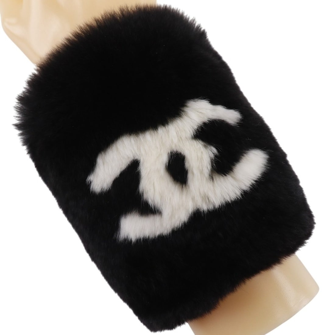 CHANEL COCO Mark Bracelet Wristband with Rabbit Fur, Black, Approx. 35g, Women's: --- Catalog ---Category: SizeLength: 18cm / 7.08''Category: DesignType: Charm braceletColor: BlackGender: WomenMaterial: FurLeather/Fur Type: Rabbit furCategory: GeneralBrand: Chanel--- Item List ---S