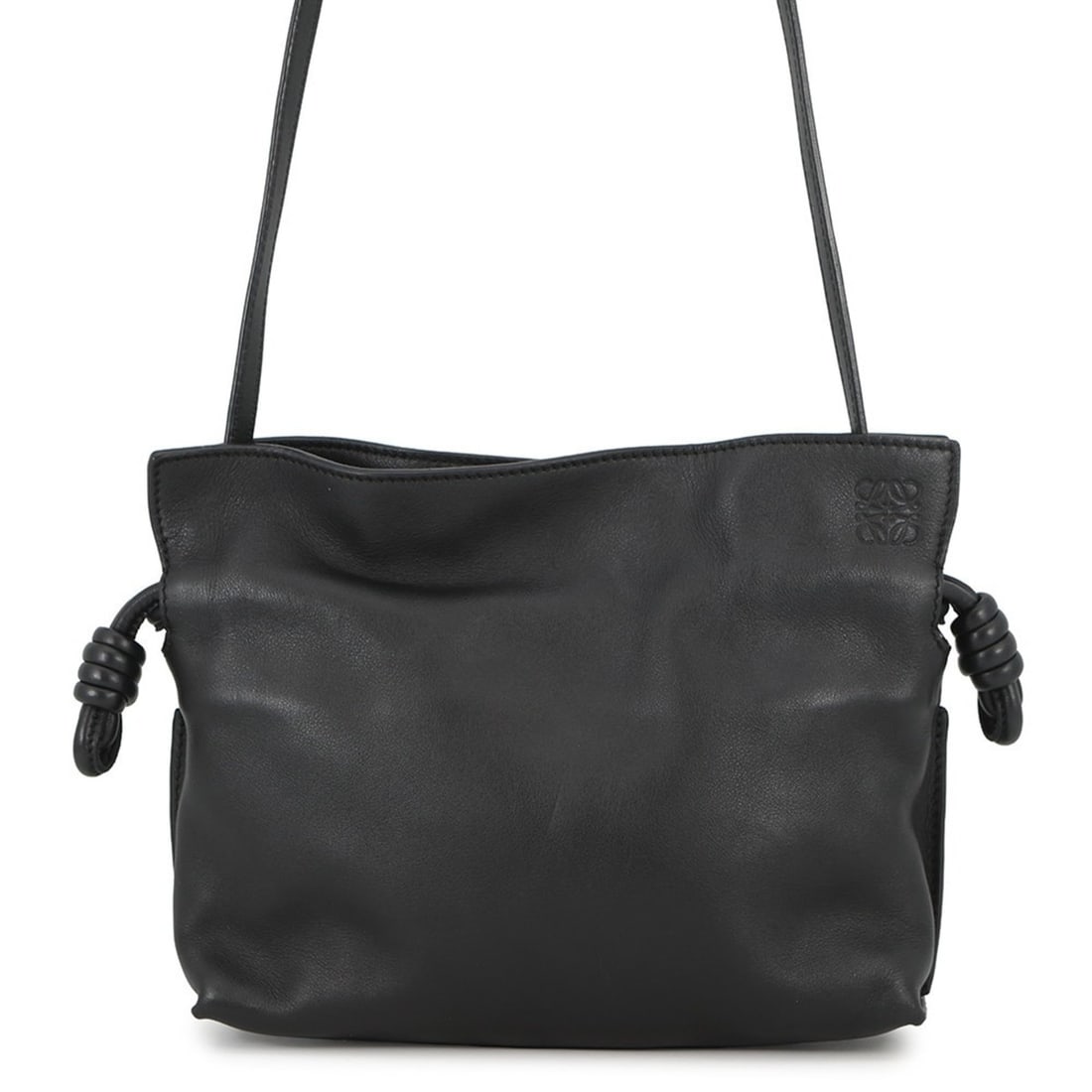 LOEWE Flamenco Mini Anagram Leather Shoulder Bag/Clutch Bag (A411FC2X37) - Black. Also available:: --- Catalog ---Category: SizeSize (HxWxD): 18cm x 22.5cm x 7cm / 7.08'' x 8.85'' x 2.75''Category: DesignType: Clutch bag, Handbag, Shoulder bagColor: BlackGender: WomenMaterial: Leather Category: Gen
