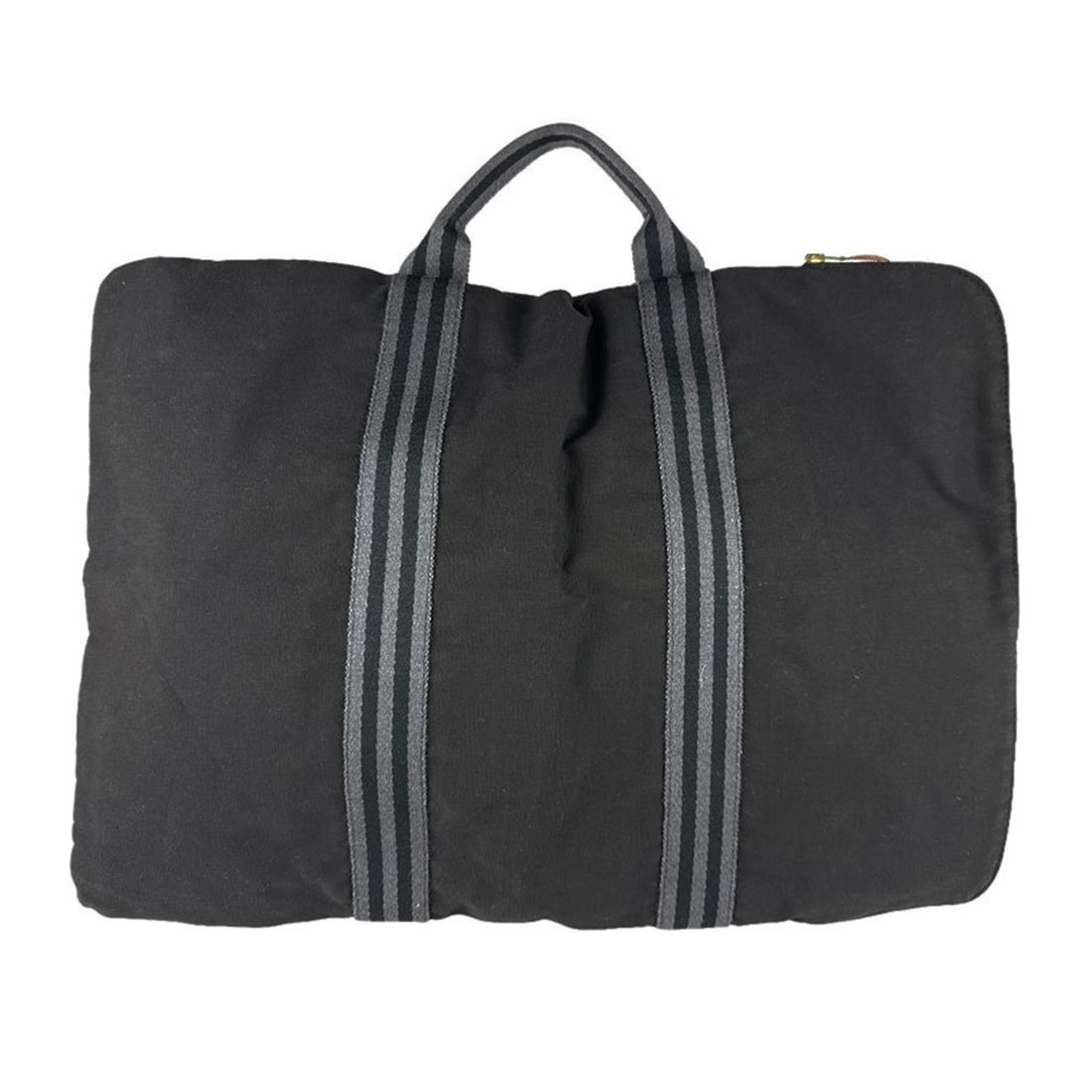 Hermes Hermès Foulet Porte-Document Handbag Briefcase Cotton Black Gray Gold Men's Free Shipping: --- Catalog ---Category: SizeSize (HxWxD): 37cm x 49cm x 2cm / 14.56'' x 19.29'' x 0.78''Category: DesignType: Briefcase, HandbagColor: Black, GrayGender: MenMaterial: Cotton Category: GeneralBrand: H