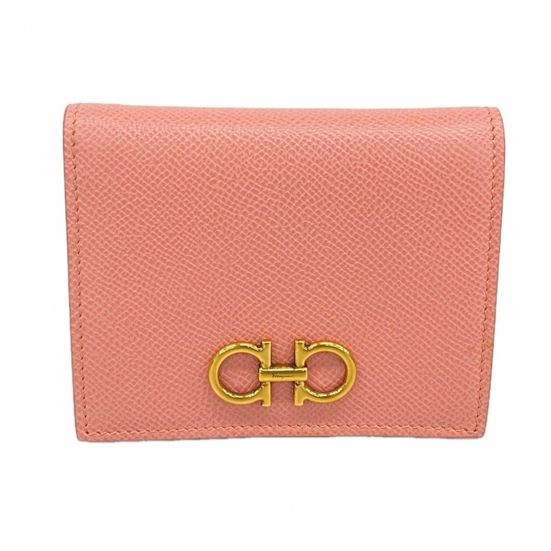 Salvatore Ferragamo Gancini Leather Wallet, Pink, Women's: --- Catalog ---Category: SizeSize (HxWxD): 9cm x 11cm x 2cm / 3.54'' x 4.33'' x 0.78''Category: DesignType: Wallet (bi-fold)Color: PinkGender: WomenMaterial: Leather Category: GeneralBrand: Salvatore
