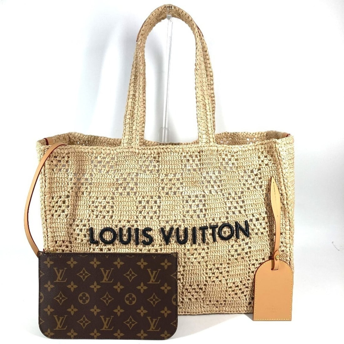 LOUIS VUITTON Damiera Bag with Pouch, Summer Shopper Tote, M25008, MM, Handbag, Shoulder Bag, Raffia: --- Catalog ---Category: SizeSize (HxWxD): 32cm x 44cm x 17cm / 12.59'' x 17.32'' x 6.69''Category: DesignType: Handbag, Shoulder bag, Tote bagColor: NaturalGender: Men,WomenMaterial: Raffia , Leather