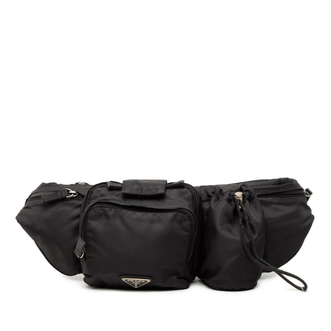 Prada Triangle Logo Plate Waist Bag/Body Bag in Black Tessuto Nylon for Men: --- Catalog ---Category: SizeSize (HxWxD): 16cm x 49cm x 6cm / 6.29'' x 19.29'' x 2.36''Category: DesignType: Fanny packColor: BlackGender: MenMaterial: Nylon Category: GeneralBrand: Prada--- Item Lis