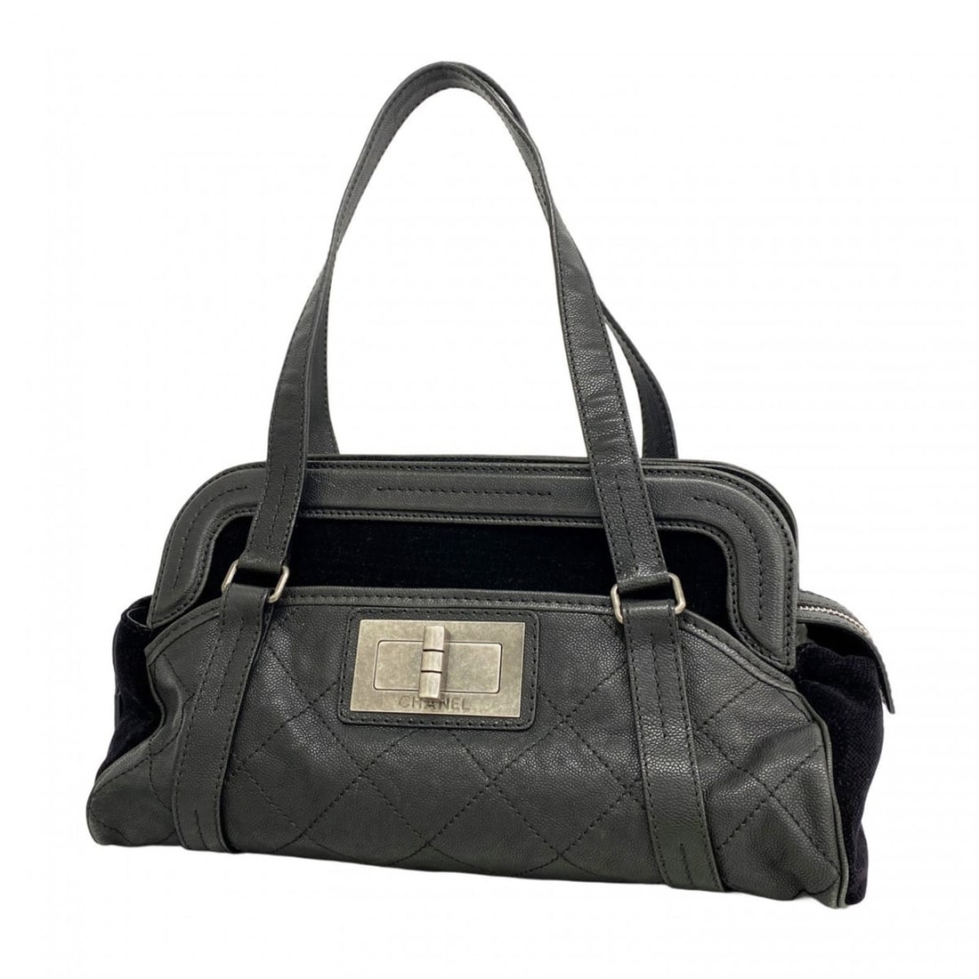 Chanel Shoulder Bag 2.55 Caviar Skin Black Women's: --- Catalog ---Category: SizeSize (HxWxD): 22cm x 38.5cm x 18cm / 8.66'' x 15.15'' x 7.08''Category: DesignType: Shoulder bagColor: BlackGender: WomenMaterial: Grained Calfskin Hardware Color: SilverC