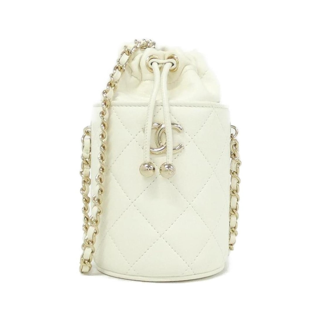 Chanel AP2258 Shoulder Bag: --- Catalog ---Category: SizeSize (HxWxD): 11cm x 9cm x 9cm / 4.33'' x 3.54'' x 3.54''Category: DesignType: Shoulder bagColor: WhiteGender: WomenMaterial: Leather Leather/Fur Type: LambskinCategory: