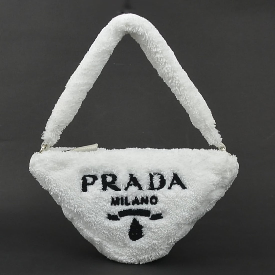 Prada Pile Handbag White Women's 1NE043 r11001i: --- Catalog ---Category: SizeSize (HxWxD): 14cm x 26cm x 4cm / 5.51'' x 10.23'' x 1.57''Category: DesignType: HandbagColor: WhiteGender: WomenMaterial: Pile fabric Category: GeneralMPN: 1NE043Brand: P