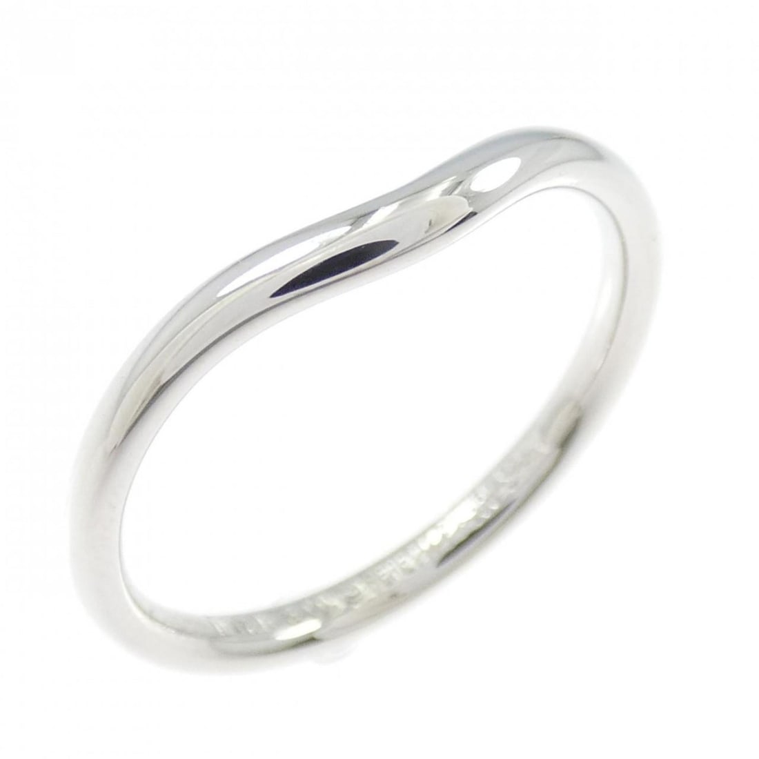 Tiffany Curved Ring: --- Catalog ---Category: SizeJP Size: 15US Size: 7.5Category: DesignType: Band ringColor: SilverGender: Women,MenMaterial: Platinum 950Category: GeneralBrand: Tiffany--- Item List ---Section: