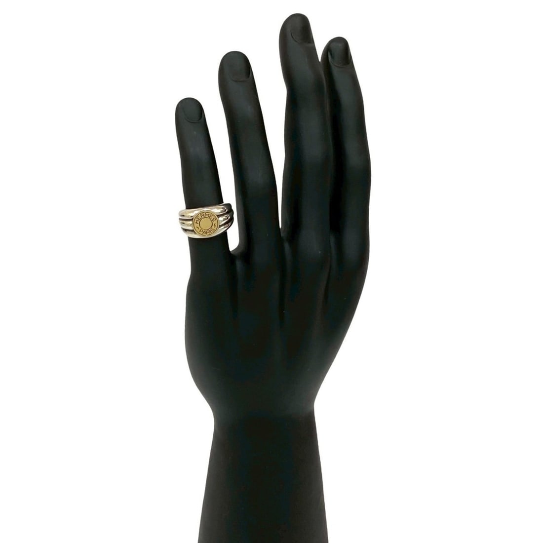 HERMES Serie Ring, 925 Sterling Silver and 18K Gold, Size 10, Men's Women's, 31898: --- Catalog ---Category: SizeJP Size: 10US Size: 5.5Category: DesignType: Band ringColor: Gold, SilverGender: Men,WomenMaterial: Gold (18K), Silver 925Category: GeneralBrand: Hermes--- Item List ---Se