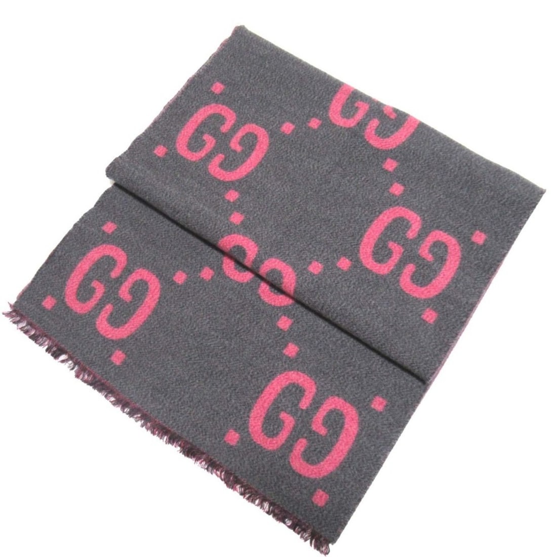 GUCCI GG Jacquard Wool and Silk Blend Reversible Scarf 558007 Gray x Pink Men's Women's: --- Catalog ---Category: PackNumber in Pack: 2Category: SizeSize (LxW): 39.5cm x 1.88m / 15.55'' x 74.01''Category: DesignType: StoleColor: Gray, PinkGender: Men,WomenMaterial: Wool , Silk Category: G