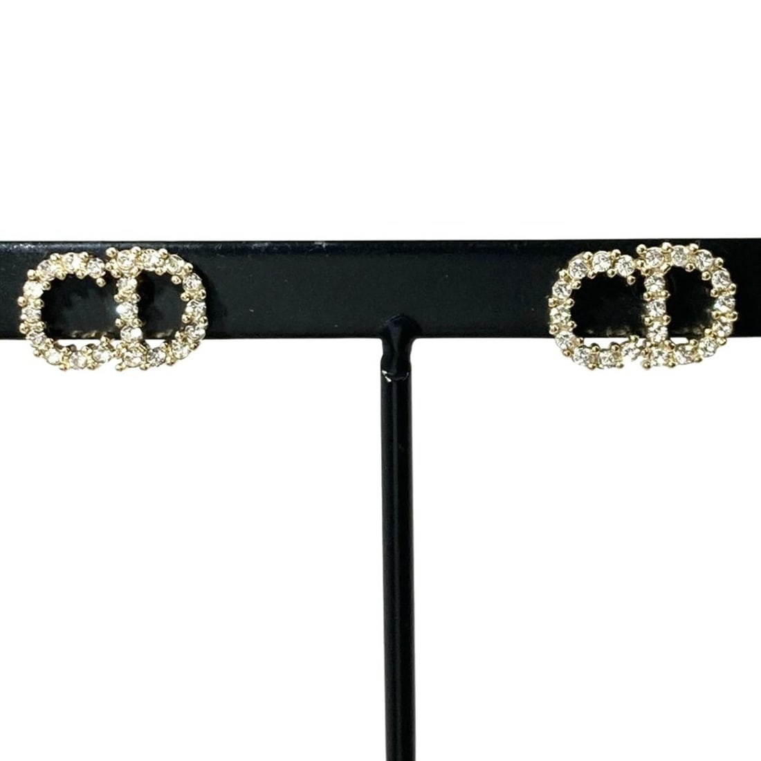 Christian Dior Dior Clair D Lune earrings in metal, crystal, and gold with a logo for women.: --- Catalog ---Category: SizeSize (HxWxD): 7.50mm x 11.00mm / 0.30'' x 0.43''Category: DesignType: Stud earringsColor: GoldGender: WomenMaterial: MetalCategory: GeneralBrand: Christian Dior--- Item Li