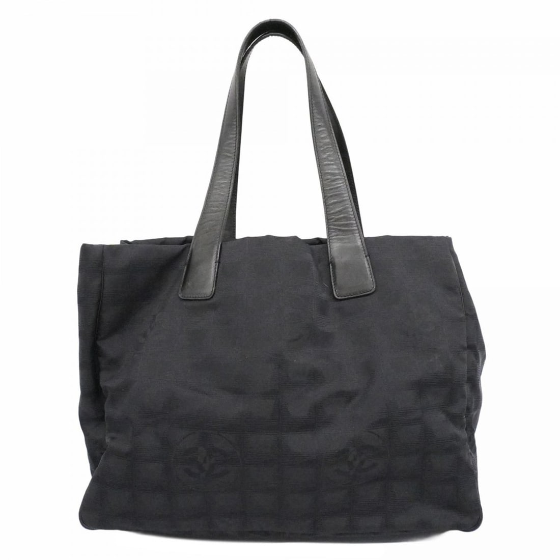 Chanel New Travel Nylon Tote Bag, Black, Women's: --- Catalog ---Category: SizeSize (HxWxD): 26cm x 34cm x 15cm / 10.23'' x 13.38'' x 5.9''Category: DesignType: Tote bagColor: BlackGender: WomenMaterial: Nylon Hardware Color: GoldCategory: GeneralBra