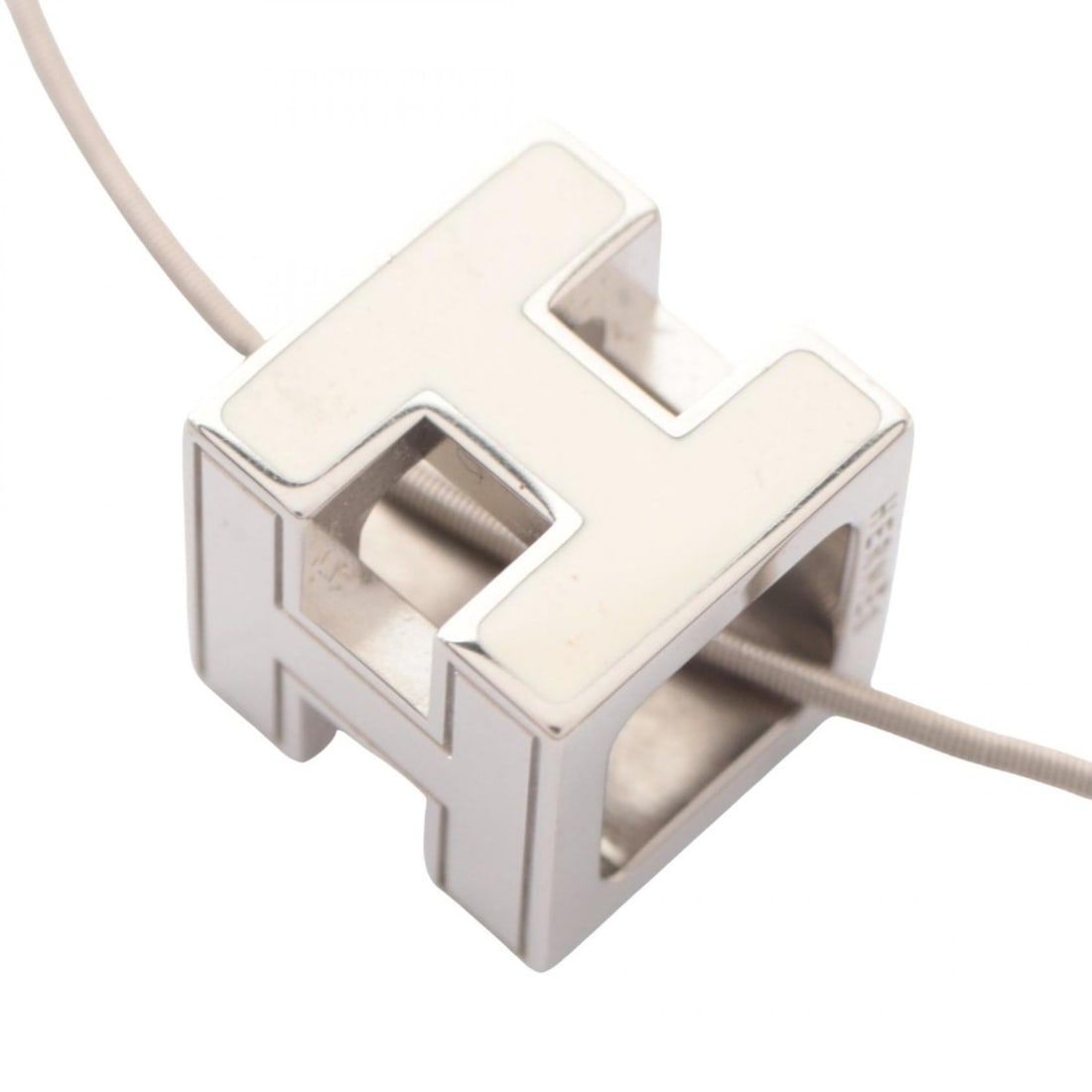 Hermes Hermès H-Cube Necklace in Stainless Steel, Silver and Ivory: --- Catalog ---Category: SizePendant Size: 12mm x 12mm / 0.47'' x 0.47''Neck Circumference: 43 cm / 16.92''Category: DesignColor: Ivory, SilverGender: WomenMaterial: Stainless steelNecklace Type: Neck