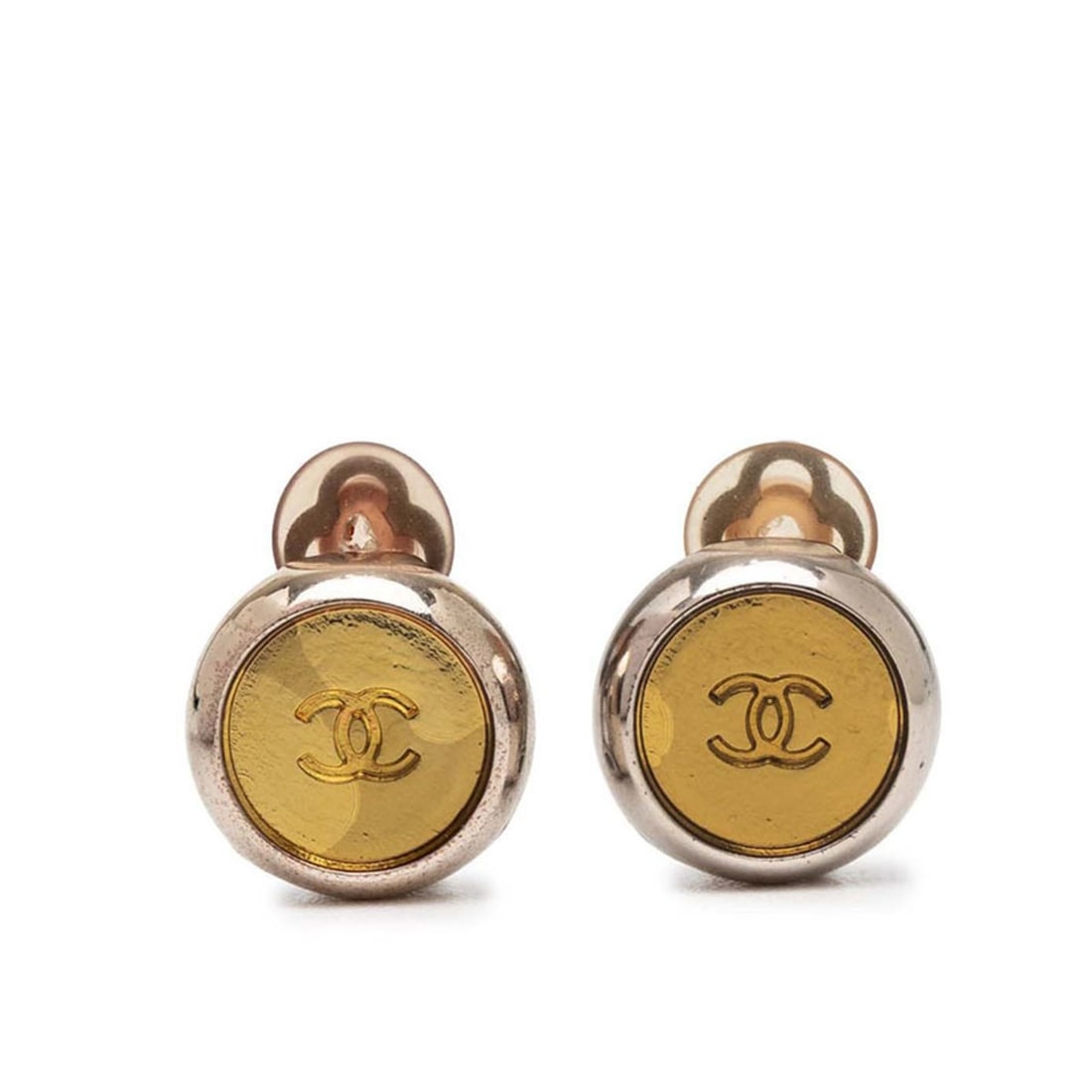 CHANEL Coco Mark Vintage Earrings in Silver and Gold Plated Metal for Women: --- Catalog ---Category: SizeSize (HxWxD): 13.70mm x 13.70mm / 0.54'' x 0.54''Category: DesignType: Clip earringsColor: Gold, SilverGender: WomenMaterial: MetalCategory: GeneralBrand: Chanel--- Item L