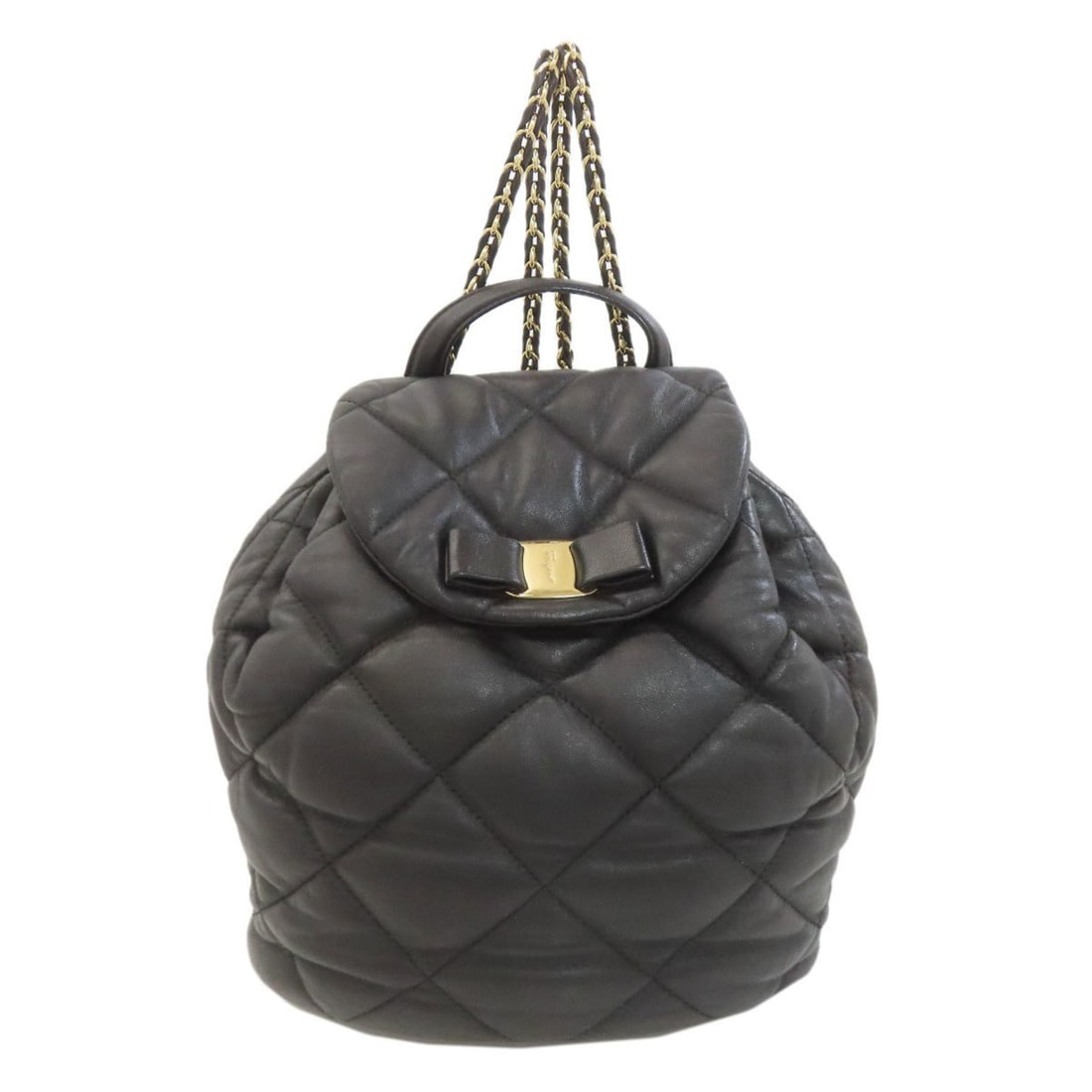 Salvatore Ferragamo Vara Ribbon Backpack/Daypack Leather Women's: --- Catalog ---Category: SizeSize (HxWxD): 24cm x 20.5cm x 12cm / 9.44'' x 8.07'' x 4.72''Category: DesignType: BackpackColor: BlackGender: WomenMaterial: Leather Category: GeneralBrand: Salvatore Fer