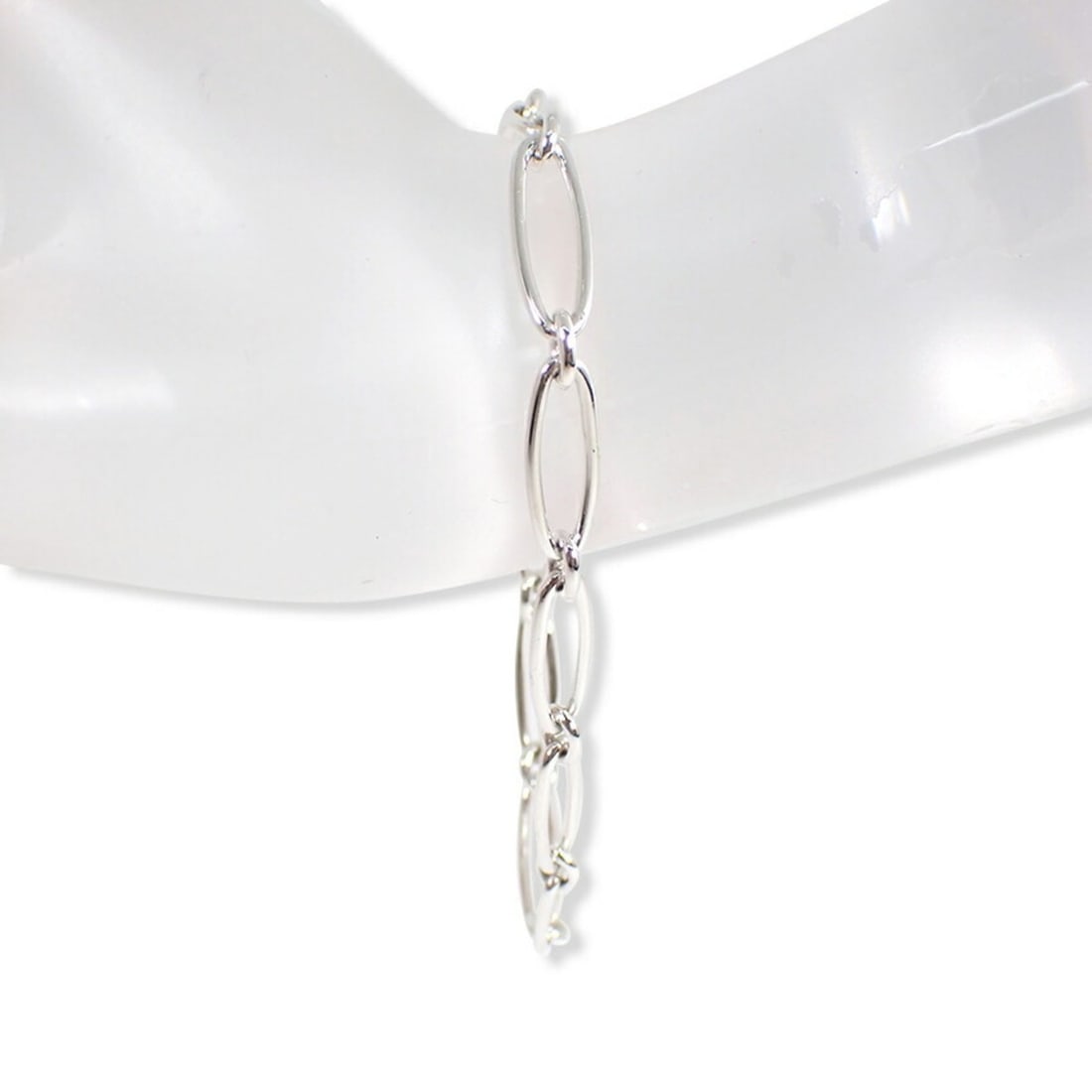TIFFANY AG925 Oval Link Chain Bracelet: --- Catalog ---Category: SizeLength: 18cm / 7.08''Category: DesignType: Charm braceletGender: WomenMaterial: Sterling silver 925Category: GeneralBrand: Tiffany--- Item List ---Section: ConditionRankin