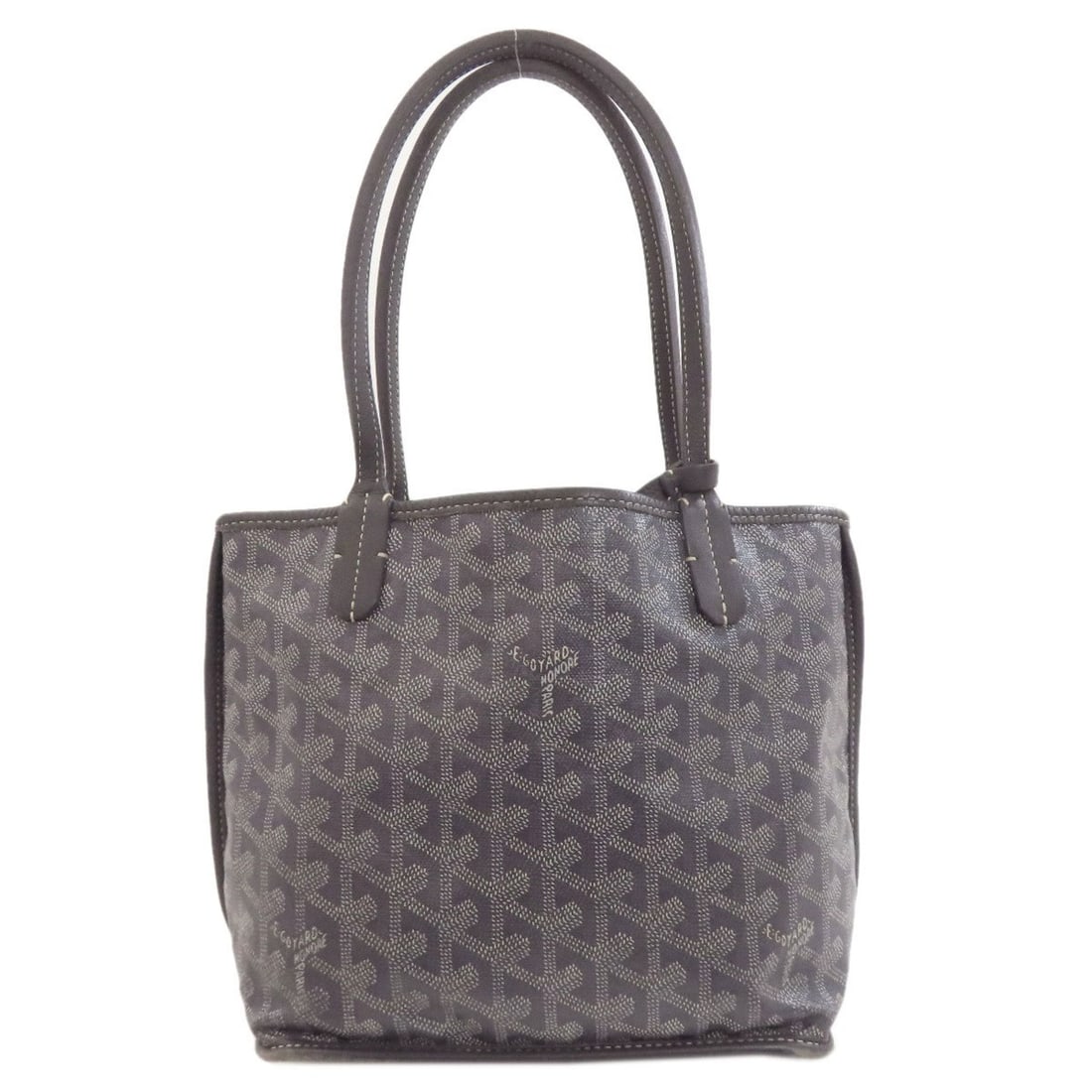 Goyard Ange Mini Handbag in Coated Canvas for Women: --- Catalog ---Category: SizeSize (HxWxD): 20cm x 28cm x 10.5cm / 7.87'' x 11.02'' x 4.13''Handle Length: 41cm / 16.14''Category: DesignType: HandbagColor: GrayGender: WomenMaterial: Coated canvas Cat
