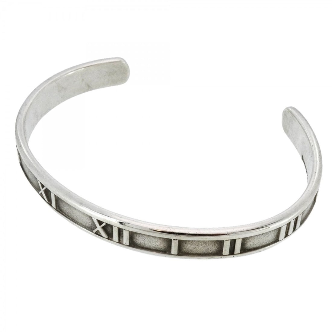 Tiffany Atlas Bangle in Silver 925 for Men and Women: --- Catalog ---Category: SizeLength: 16.5cm / 6.49''Category: DesignType: BangleGender: Men,WomenMaterial: Silver 925Category: GeneralBrand: Tiffany--- Item List ---Section: ConditionRanking: Rank AB