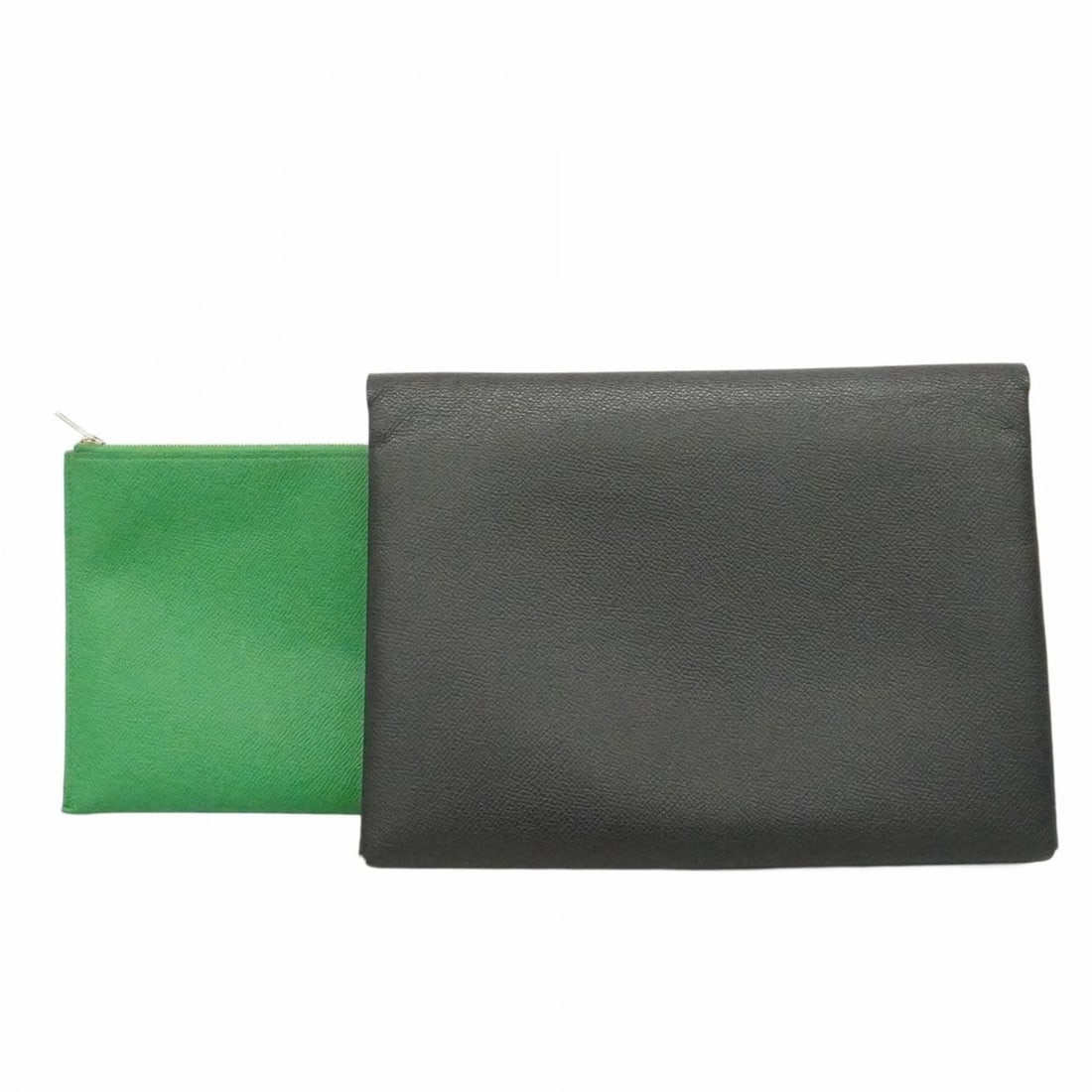 Hermes Hermès Calvi GM clutch bag in Epsom leather, black bamboo with C stamp, for men and women,: --- Catalog ---Category: SizeSize (HxWxD): 18.5cm x 25cm x 5cm / 7.28'' x 9.84'' x 1.96''Category: DesignType: Clutch bagColor: Bambou, BlackGender: Men,WomenMaterial: Epsom leather Hardware Color: Si