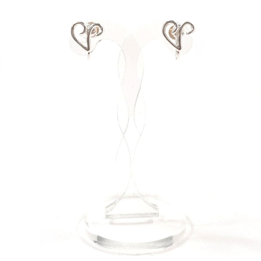 TIFFANY & Co. Tiffany Aries Paloma Picasso Earrings in 925 Sterling Silver for Women: --- Catalog ---Category: SizeSize (HxWxD): 11.00mm x 11.80mm / 0.43'' x 0.46''Category: DesignType: Clip earringsColor: SilverGender: WomenMaterial: Silver 925Category: GeneralBrand: Tiffany--- Item L