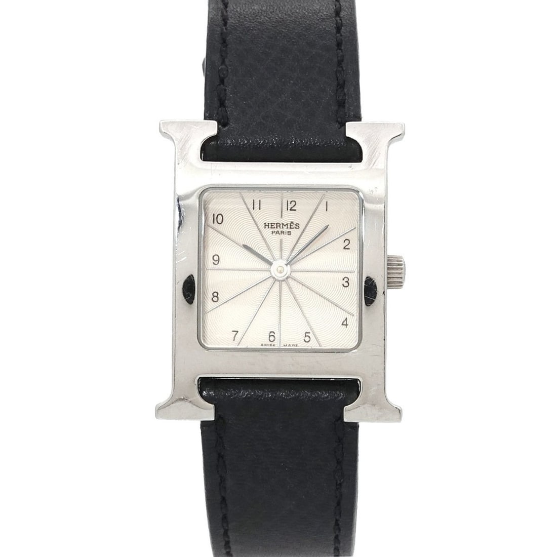 Hermès H Watch HH1 210 Women's Silver Quartz: --- Catalog ---Category: SizeWrist Size: 14cm - 16.5cm / 5.51'' - 6.49''Case Diameter: 21mm / 0.83''Category: DesignType: WristwatchGender: WomenColor (Dial): SilverMaterial (Band): Leather, Stainless