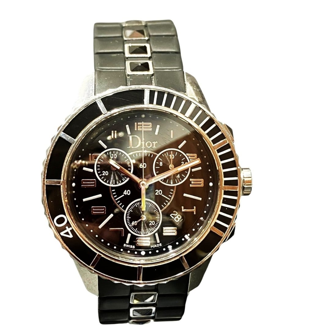 Dior Crystal Chronograph Date Watch, 102.6g, Stainless Steel Rubber Case, Quartz Movement, Black: --- Catalog ---Category: SizeWrist Size: 13.5cm - 19cm / 5.31'' - 7.48''Case Diameter: 39mm / 1.54''Category: DesignType: WristwatchGender: MenColor (Dial): BlackMaterial (Band): RubberMaterial (Case)