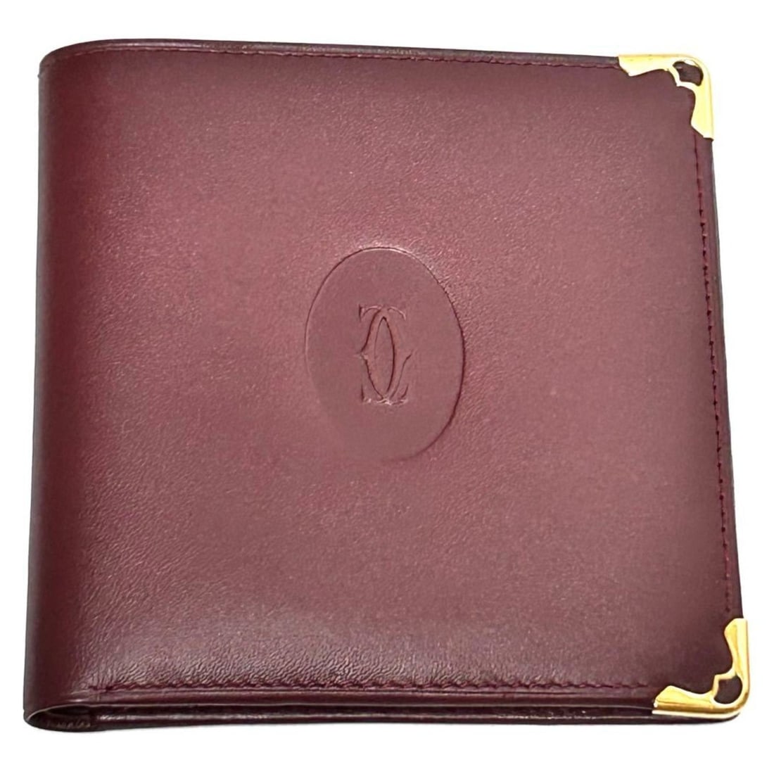 Cartier Bifold Wallet for Men and Women, L3000086, Bordeaux (Wine Red), Calf Leather, Unused: --- Catalog ---Category: SizeSize (HxWxD): 10.5cm x 10.5cm x 2cm / 4.13'' x 4.13'' x 0.78''Category: DesignType: Wallet (bi-fold)Color: Bordeaux, Wine redGender: Men,WomenMaterial: Leather Leather/Fur