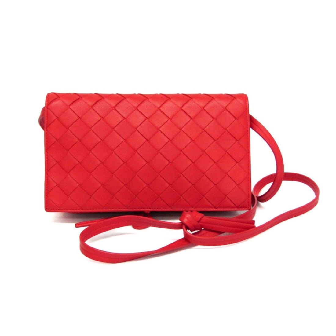 Bottega Veneta Intrecciato Women's Leather Shoulder Bag Red Color: --- Catalog ---Category: SizeSize (HxWxD): 13cm x 20cm x 5cm / 5.11'' x 7.87'' x 1.96''Strap Length: 120cm / 47.24''Category: DesignType: Shoulder bagColor: Red colorGender: WomenClosure: MagnetMateri