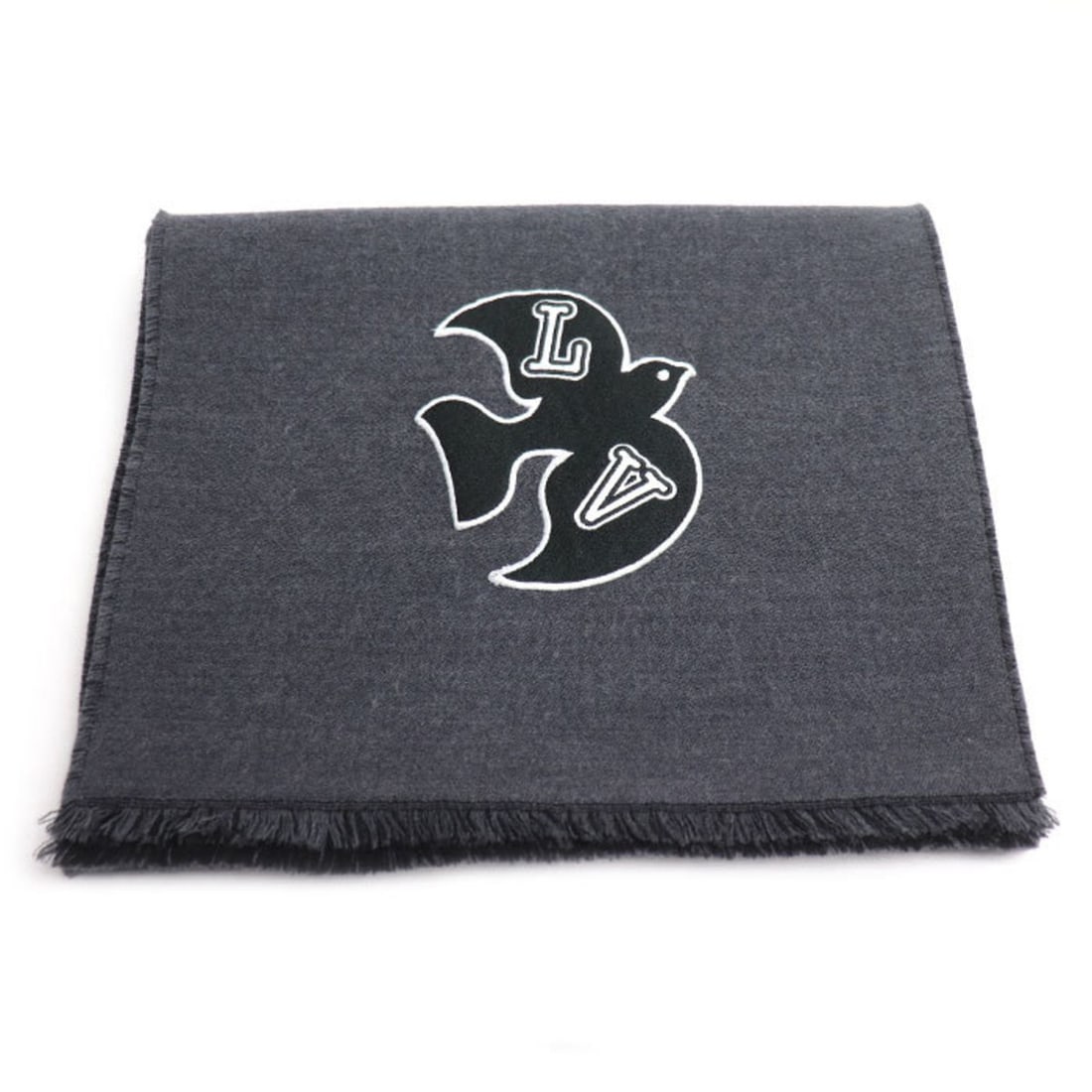 LOUIS VUITTON Echarpe LV Harmony Reversible Scarf, Gray, M77944 MR3272, Men's, Imperfect: --- Catalog ---Category: SizeSize (LxW): 1.72m x 34cm / 67.71'' x 13.38''Category: DesignType: StoleColor: GrayGender: MenMaterial: Wool Category: GeneralMPN: M77944Brand: Louis VuittonCountry of Orig