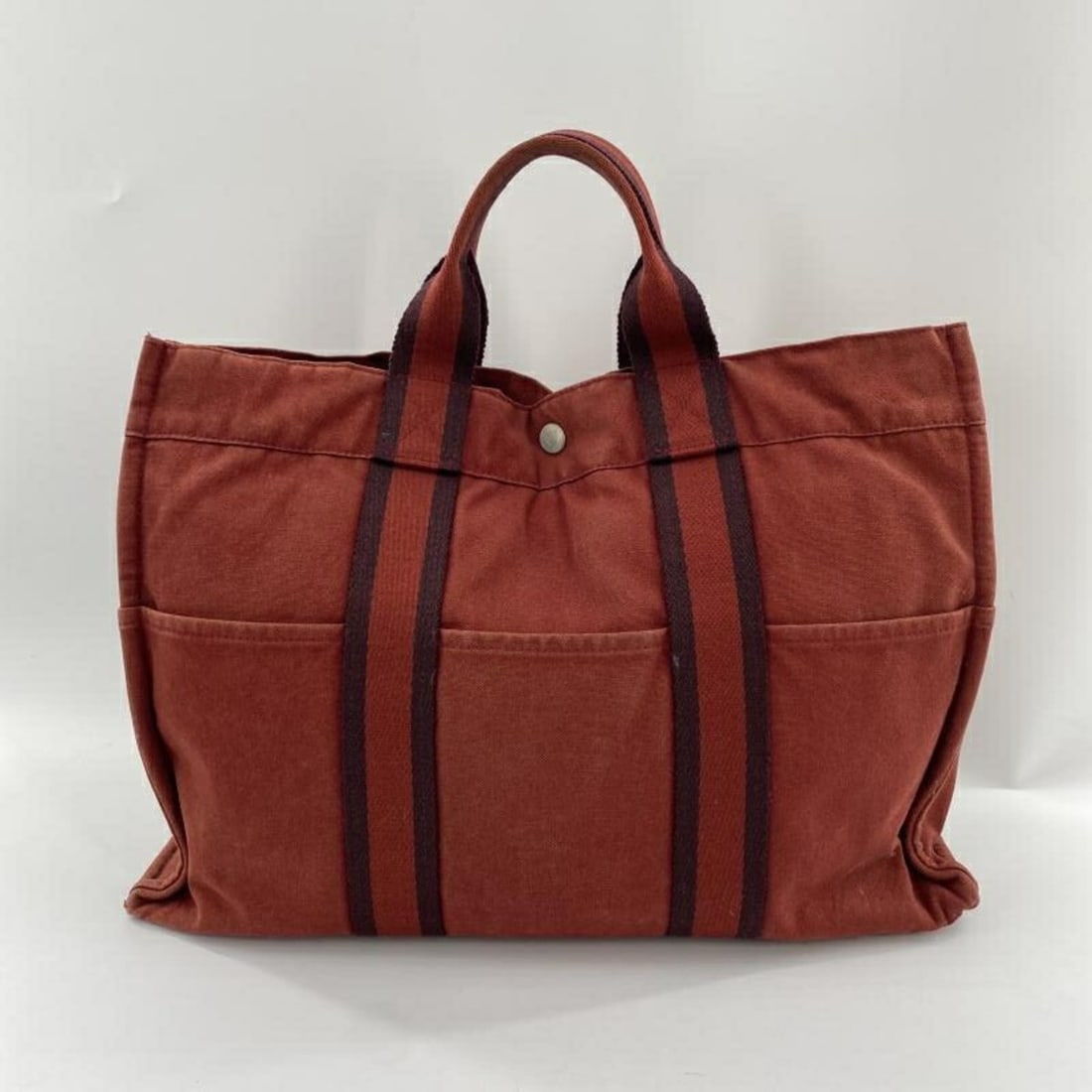 HERMES Foul Tou MM Tote Bag Red Hermes: --- Catalog ---Category: SizeSize (HxWxD): 31cm x 46cm x 9.5cm / 12.2'' x 18.11'' x 3.74''Category: DesignType: Tote bagColor: Red colorGender: WomenCategory: GeneralBrand: HermesCountry of Origin: Fr