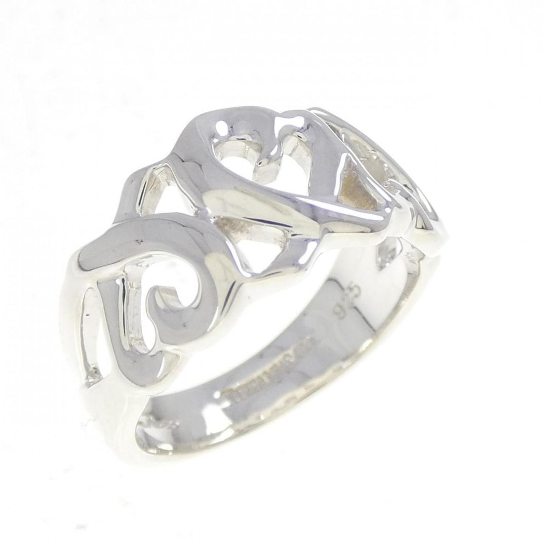 Tiffany Triple Loving Heart Ring: --- Catalog ---Category: SizeJP Size: 8US Size: 4.5Category: DesignType: Band ringColor: SilverGender: WomenMaterial: Silver 925Category: GeneralBrand: Tiffany--- Item List ---Section: