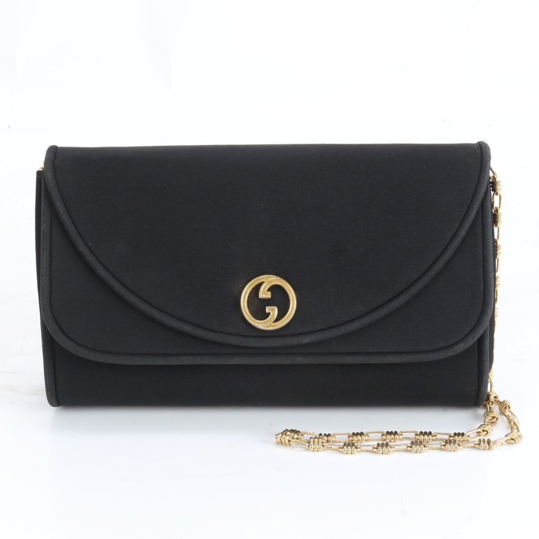 Gucci Old Chain Shoulder Bag Black Gold Women's: --- Catalog ---Category: SizeSize (HxWxD): 17cm x 25cm x 5cm / 6.69'' x 9.84'' x 1.96''Strap Length: 90cm / 35.43''Category: DesignType: Shoulder bagColor: BlackGender: WomenCategory: GeneralBrand: Gu