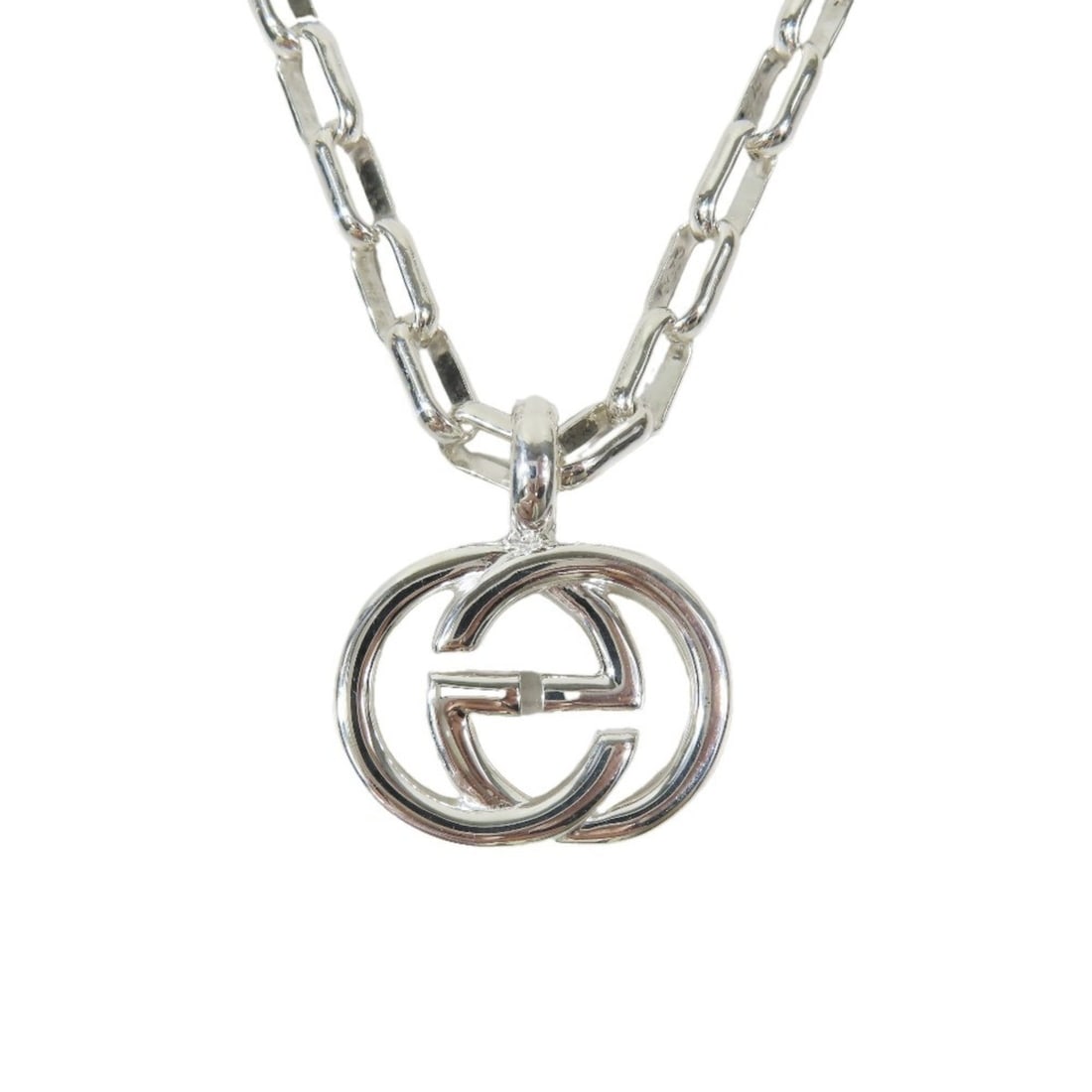 Gucci Interlocking G Logo GG Necklace Chain in Sterling Silver (Ag925) - Perfect for Men and Women: --- Catalog ---Category: SizePendant Size: 15mm x 18mm / 0.59'' x 0.7''Neck Circumference: 48 cm / 18.89''Category: DesignColor: SilverGender: Men,WomenMaterial: Sterling silver 925Necklace Type: Pend