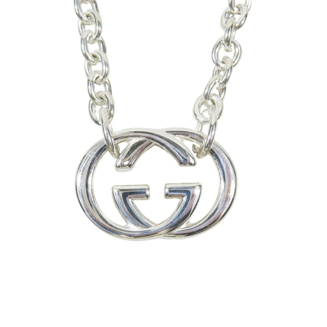 GUCCI Interlocking G Logo Chain Necklace with GG Pendant, AG925 Silver, for Men and Women: --- Catalog ---Category: SizePendant Size: 16mm x 23mm / 0.62'' x 0.9''Neck Circumference: 41 cm / 16.14''Category: DesignColor: SilverGender: Men,WomenMaterial: Silver 925Necklace Type: NecklaceCateg