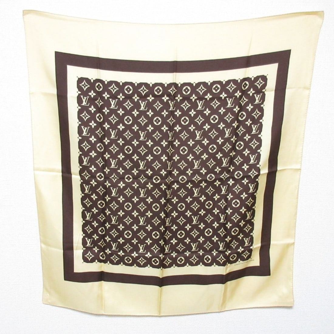 LOUIS VUITTON Vintage Monogram Silk Scarf, Cream Yellow, Women's: --- Catalog ---Category: SizeSize (LxW): 80cm x 74cm / 31.49'' x 29.13''Category: DesignType: ScarfColor: Cream, YellowGender: WomenMaterial: Silk 100%Category: GeneralBrand: Louis VuittonCountry of O