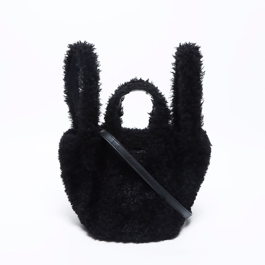 Balenciaga Everyday 2.0 2-way fur boa handbag, black, WS12056: --- Catalog ---Category: SizeHandle Drop: 10.00cm / 3.94''Size (HxWxD): 20cm x 30cm x 20cm / 7.87'' x 11.81'' x 7.87''Strap Length: 92cm - 101cm / 36.22'' - 39.76''Category: DesignType: HandbagColor: