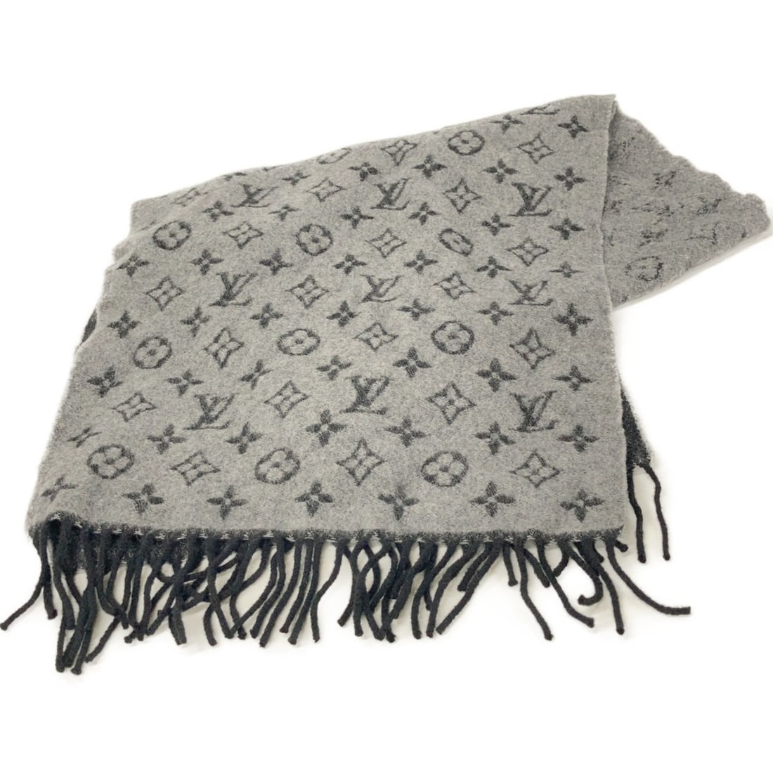LOUIS VUITTON M75900 Grey Monogram Gradient Scarf for Men: --- Catalog ---Category: SizeSize (LxW): 1.9m x 36cm / 74.8'' x 14.17''Category: DesignType: StoleColor: GrayGender: MenMaterial: Cashmere Category: GeneralBrand: Louis Vuitton--- Item List ---Section