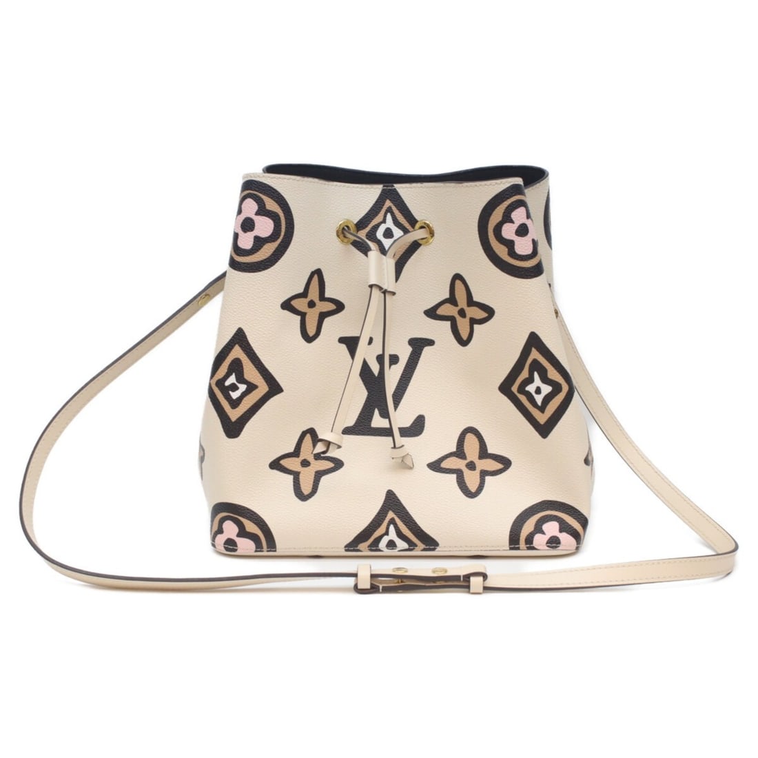 LOUIS VUITTON M45822 Monogram Wild at Heart Creme NeoNoe MM Shoulder Bag in (Ivory) for Women: --- Catalog ---Category: SizeSize (HxWxD): 25.5cm x 26cm x 17.5cm / 10.03'' x 10.23'' x 6.88''Category: DesignType: Shoulder bagColor: IvoryGender: WomenMaterial: PVC Category: GeneralMPN: M45822Brand